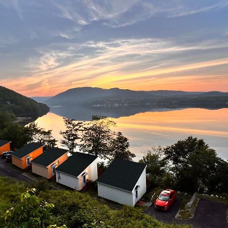 Knotty Pine Cottages, Suites & Motel Rooms อินโกนิช ภายนอก รูปภาพ