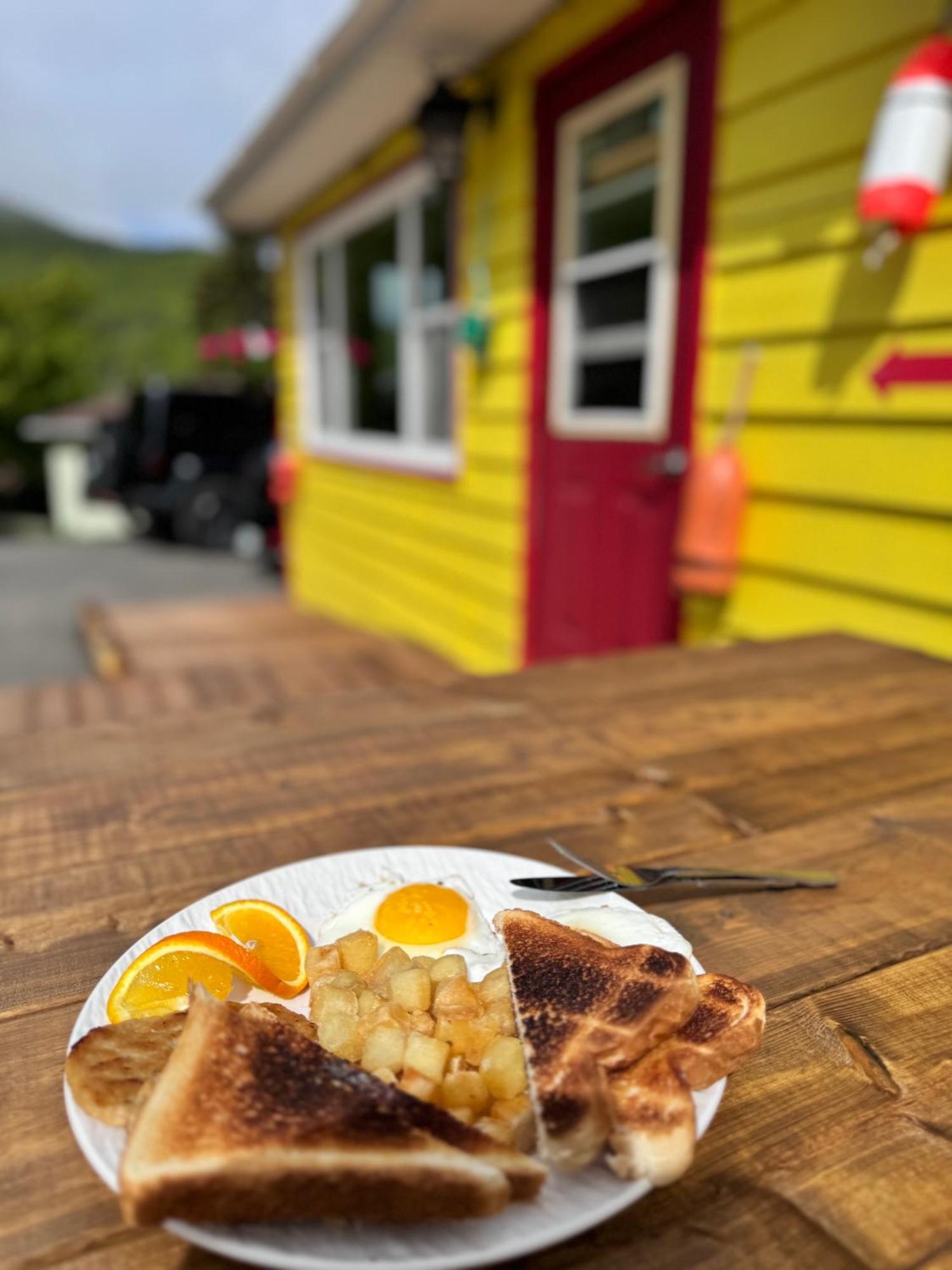 Knotty Pine Cottages, Suites & Motel Rooms อินโกนิช ภายนอก รูปภาพ
