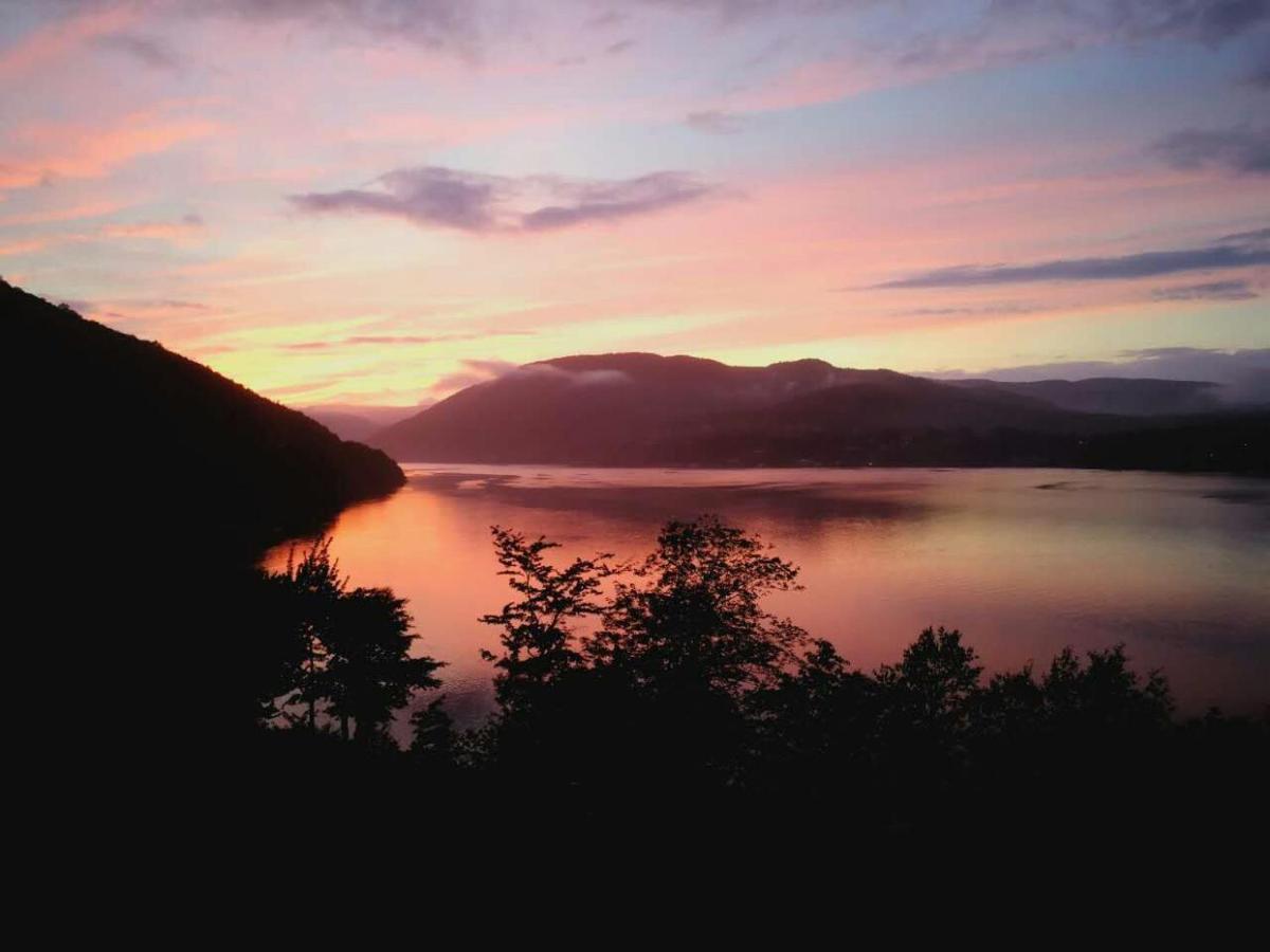 Knotty Pine Cottages, Suites & Motel Rooms อินโกนิช ภายนอก รูปภาพ
