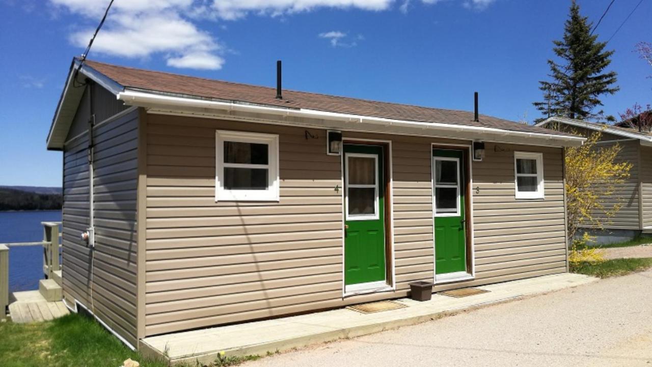 Knotty Pine Cottages, Suites & Motel Rooms อินโกนิช ภายนอก รูปภาพ